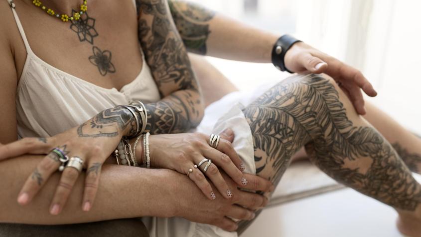 Ya no son algo especial: Estudio afirma que personas sin tatuajes son consideradas más atractivas