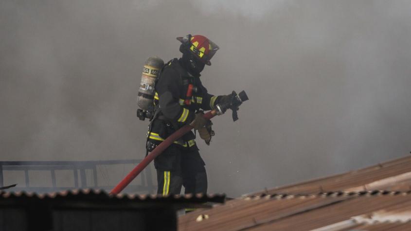 Conmoción en Puerto Montt: Matrimonio muere en incendio tras salvar a sus dos hijas