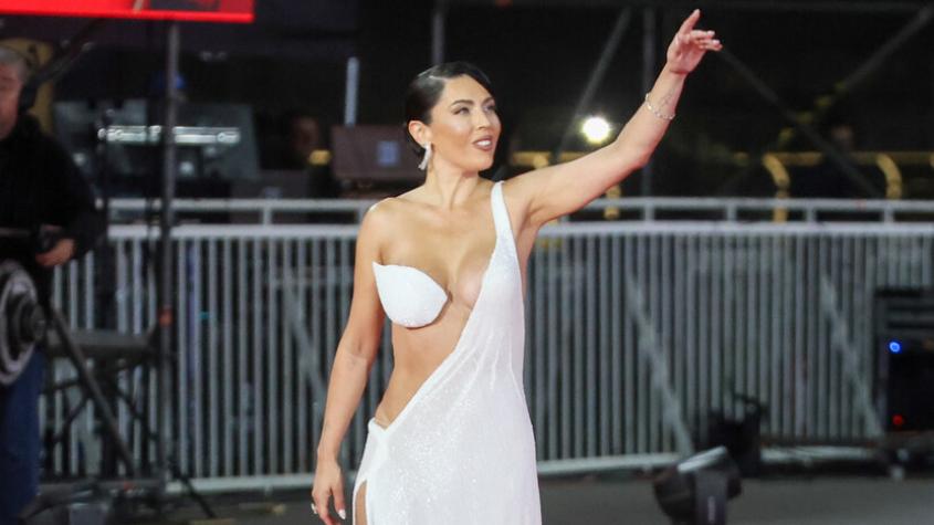 Daniela Aránguiz se defiende ante críticas por su vestido en gala de Viña: "A nadie más le tiene que gustar que a mí" Daniela Aránguiz se defiende ante críticas por su vestido en gala de Viña: "A nadie más le tiene que gustar que a mí"