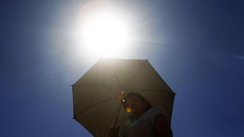 Santiago podría superar récord histórico de altas temperaturas este sábado: A qué hora sería el peak