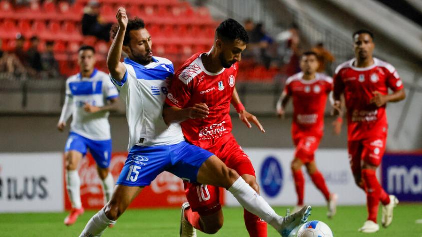 Nuevo chascarro en el fútbol chileno: Piero Maza no llegó al partido de la UC con U. La Calera Nuevo chascarro en el fútbol chileno: Piero Maza no llegó al partido de la UC con U. La Calera