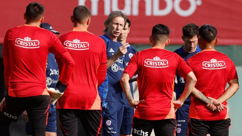 Ricardo Gareca detiene la práctica de la Roja para llamar la atención a dos jugadores Ricardo Gareca detiene la práctica de la Roja para llamar la atención a dos jugadores