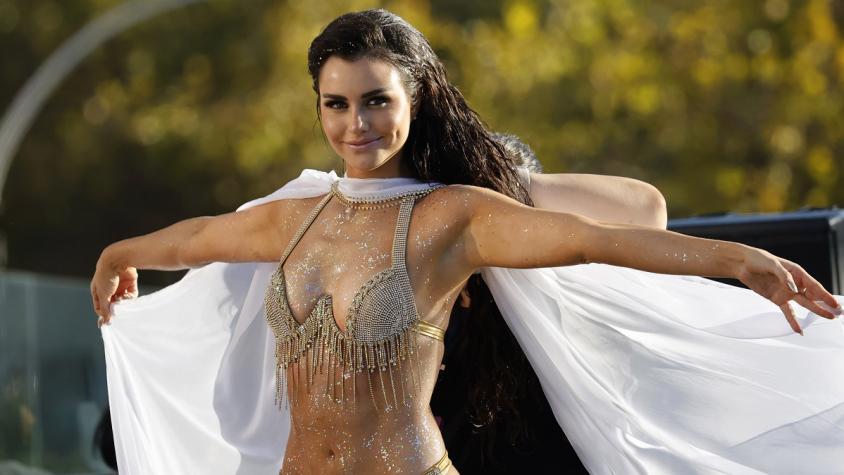 VIDEO | Así fue el esperado piscinazo de Emilia Dides tras coronarse como reina de Viña 2025 VIDEO | Así fue el esperado piscinazo de Emilia Dides tras coronarse como reina de Viña 2025