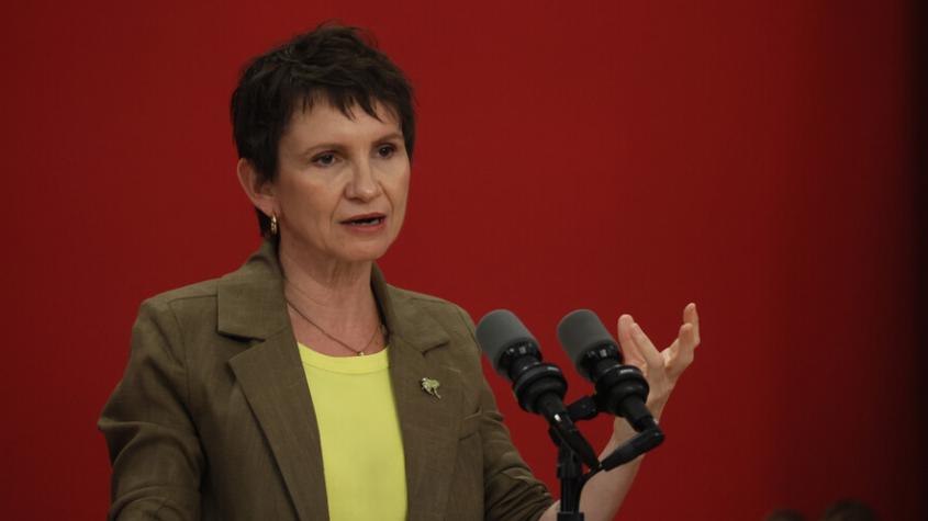 Tohá responde a la oposición por Corfo: “Se han aumentado por 10 los fondos (...) en el gobierno anterior se redujeron” Tohá responde a la oposición por Corfo: “Se han aumentado por 10 los fondos (...) en el gobierno anterior se redujeron”