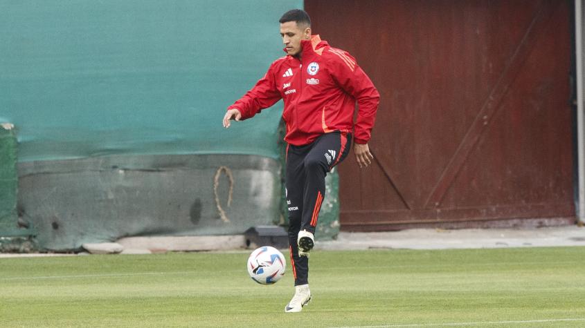 Alexis Sánchez no viajará a Asunción: La razón por la que el delantero se perderá el próximo partido de La Roja Alexis Sánchez no viajará a Asunción: La razón por la que el delantero se perderá el próximo partido de La Roja
