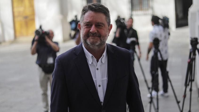 Gobernador Orrego apunta a Fiscalía por filtración de chats y dice que "alguien aquí está moviendo plata" Gobernador Orrego apunta a Fiscalía por filtración de chats y dice que "alguien aquí está moviendo plata"