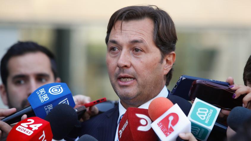 Fiscal Patricio Cooper no estará a cargo de investigación por filtración de chats de Karol Cariola con Irací Hassler
