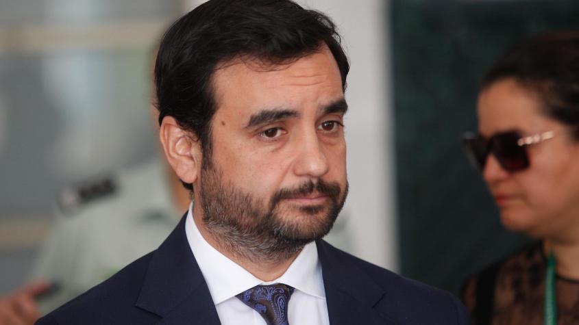 Ministro Gajardo ingresa denuncia por “violación de secreto” tras filtración de informe sobre inhibidores en cárceles