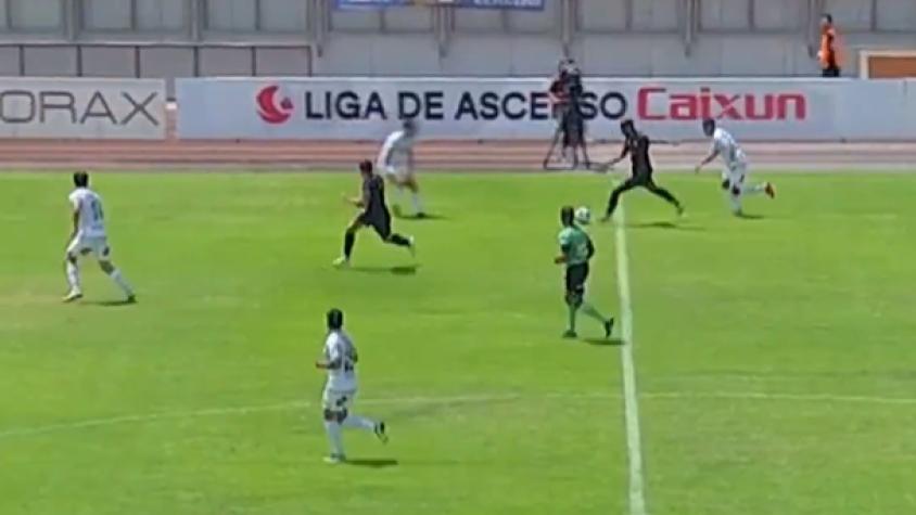 VIDEO | ¡Caño y tiro de mitad de cancha! El golazo de Augusto Barrios para San Marcos de Arica
