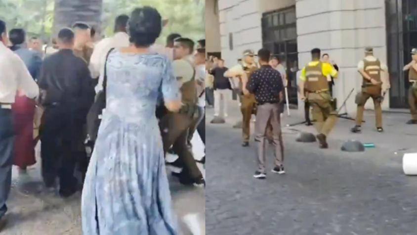 Fiscalización por ruidos molestos a predicadores evangélicos en Plaza de Armas termina con dos detenidos y cuatro carabineros lesionados Fiscalización por ruidos molestos a predicadores evangélicos en Plaza de Armas termina con dos detenidos y cuatro carabineros lesionados