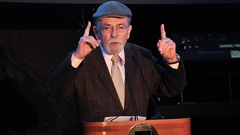 Cambio de hora: José Maza explica que el "problema" que habría si mantuviéramos el horario de verano