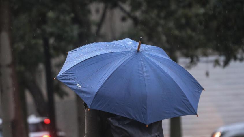 "Harta precipitación en pocas horas": Pronostican lluvias para tres regiones por sistema frontal con río atmosférico