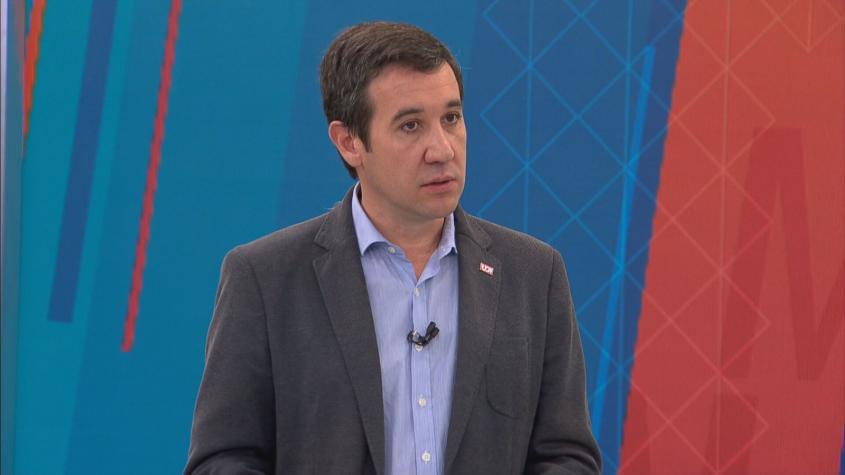 Presidente de la UDI explicó solicitud a Contraloría por críticas del Gobierno a Matthei: "Están rompiendo la prescindencia" Presidente de la UDI explicó solicitud a Contraloría por críticas del Gobierno a Matthei: "Están rompiendo la prescindencia"