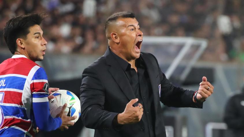 La firme postura de Jorge Almirón tras la cancelación del partido ante Fortaleza: “Que se defina dentro de la cancha” La firme postura de Jorge Almirón tras la cancelación del partido ante Fortaleza: “Que se defina dentro de la cancha”