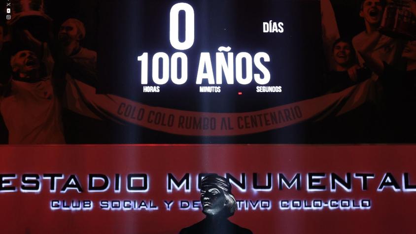 Colo Colo conmemora la llegada de su centenario a las afueras del Estadio Monumental 
