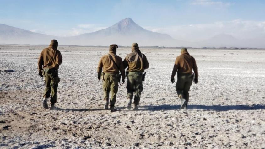 Militar es detenido tras ser acusado de ayudar a ciudadana extranjera a entrar ilegal por Colchane Militar es detenido tras ser acusado de ayudar a ciudadana extranjera a entrar ilegal por Colchane