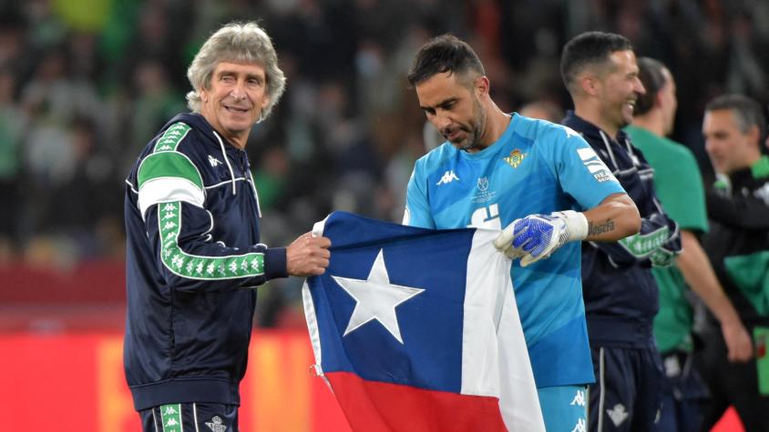 “Amor eterno”: El emotivo intercambio entre Real Betis y Claudio Bravo a días de la final de la Conference League