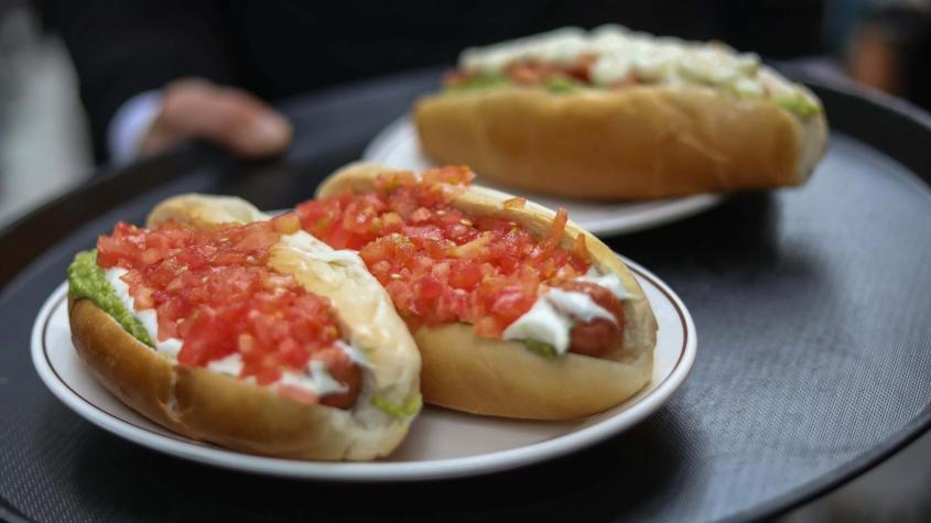 Día del Completo: Los locales que ofrecerán promociones