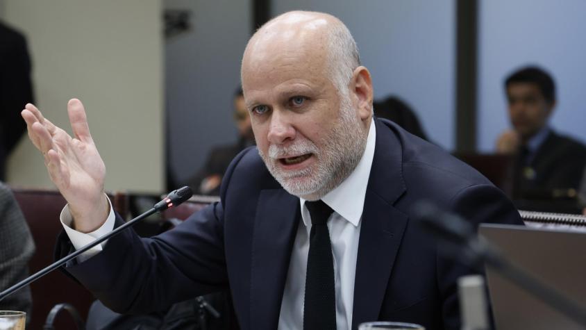 Elizalde defendió a Boric por ProCultura: "Hay quienes quieren sacar pequeñas ventajas con información parcial y descontextualizada" Elizalde defendió a Boric por ProCultura: "Hay quienes quieren sacar pequeñas ventajas con información parcial y descontextualizada"