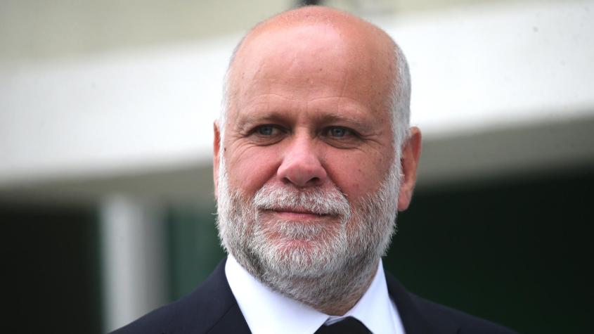 Elizalde acusa a la UDI de intentar "generar sospecha" por aportes al club en el que jugaba la pareja de Boric