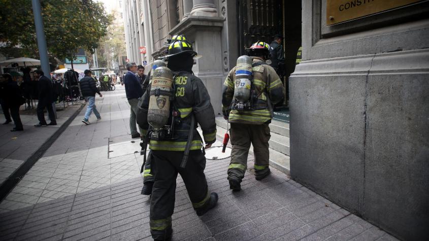 Qué se sabe del olor a gas que provocó una evacuación preventiva en Santiago