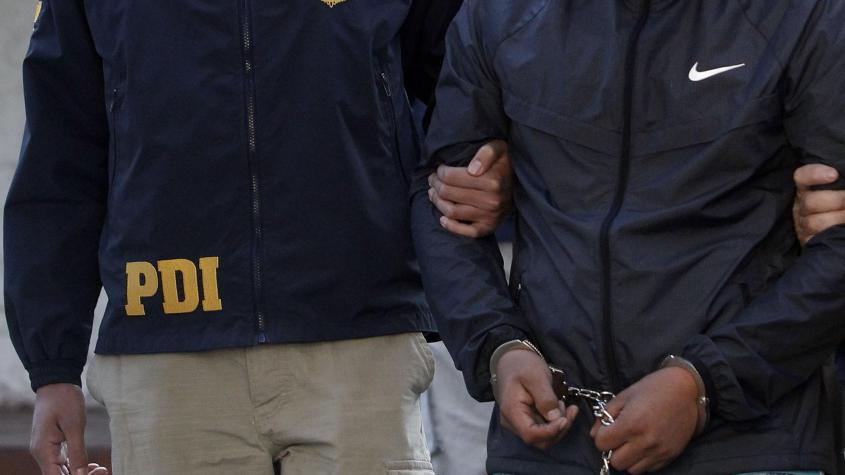 Chiloé: Detienen en Dalcahue a ciudadano argentino prófugo por femicidio en su país Chiloé: Detienen en Dalcahue a ciudadano argentino prófugo por femicidio en su país