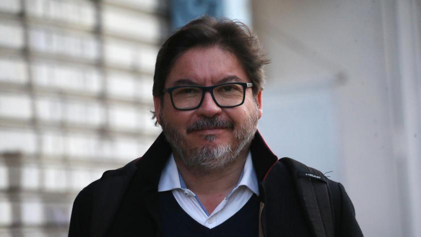 Marcos Barraza renuncia a asesoría al Ministerio del Trabajo y acusa "campaña de desprestigio" tras vinculación a licencias irregulares
