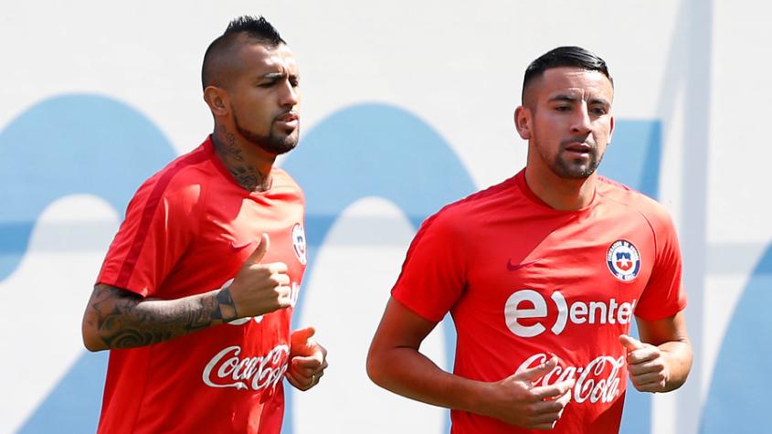 Mauricio Isla entrega nuevos detalles del accidente automovilístico de Arturo Vidal en la Copa América 2015 Mauricio Isla entrega nuevos detalles del accidente automovilístico de Arturo Vidal en la Copa América 2015