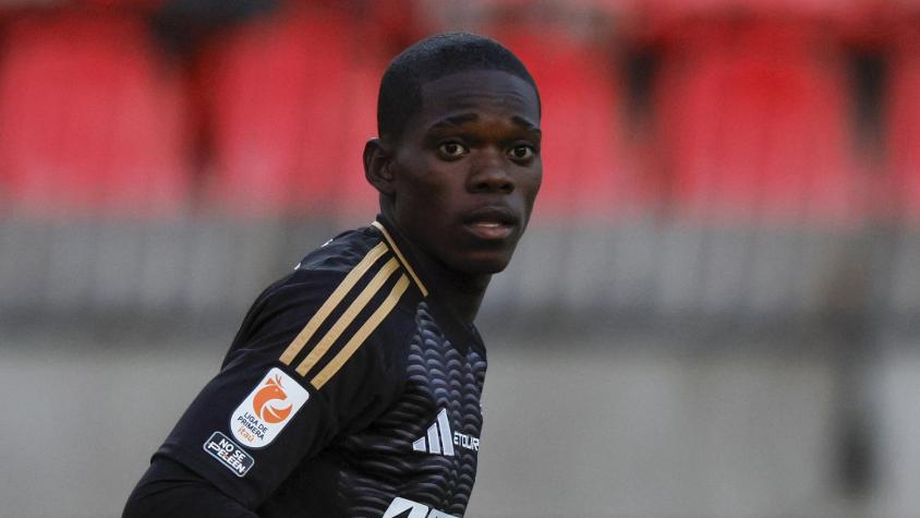 Con Cristián Riquelme y Manley Clerveaux: La “extraña” formación que probó Colo Colo antes de enfrentar a Racing Club