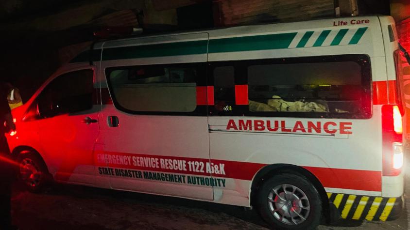 Pakistán informa al menos ocho muertos tras bombardeos indios: dicen que los objetivos fueron "todos civiles" Pakistán informa al menos ocho muertos tras bombardeos indios: dicen que los objetivos fueron "todos civiles"