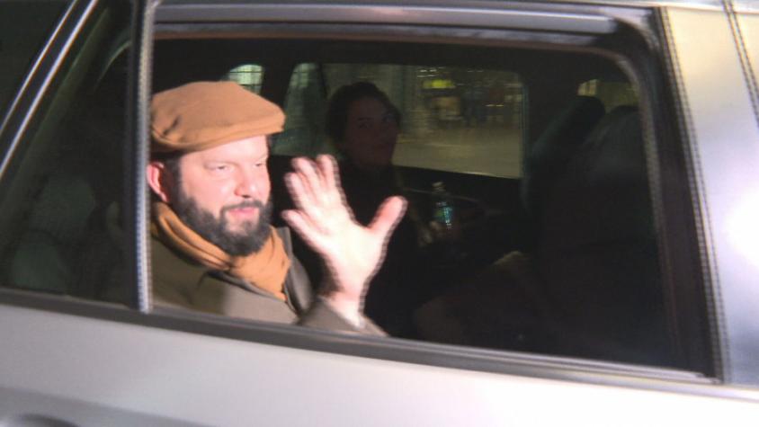 "Todavía falta": Pareja del Presidente Boric ingresó a hospital a la espera del nacimiento de su hija Violeta "Todavía falta": Pareja del Presidente Boric ingresó a hospital a la espera del nacimiento de su hija Violeta