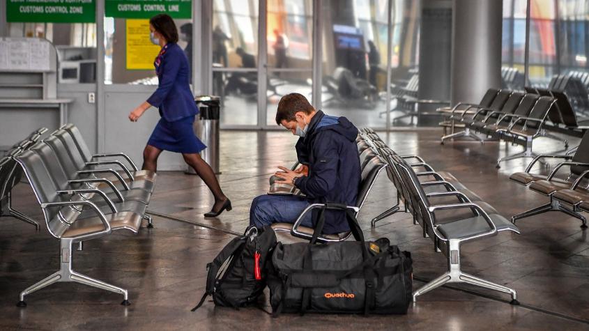 Imágenes sensibles: Hombre tiró contra el suelo a niño de casi 2 años y lo dejó en coma en el aeropuerto 