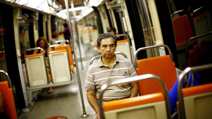 50 años de historia en tu hogar: Metro de Santiago lanza concurso para ganar los famosos asientos naranjos 50 años de historia en tu hogar: Metro de Santiago lanza concurso para ganar los famosos asientos naranjos