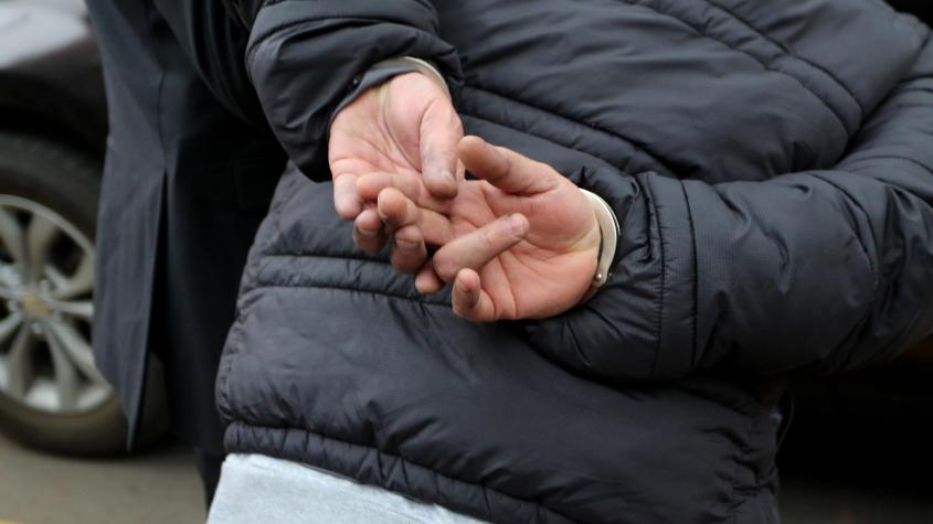 Hombre muere al ser detenido por agredir a su hija de 6 años en plena calle en San Bernardo