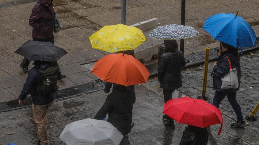 “Será breve pero intenso”: Gianfranco Marcone detalla avance de sistema frontal y alerta lluvia en Santiago esta noche “Será breve pero intenso”: Gianfranco Marcone detalla avance de sistema frontal y alerta lluvia en Santiago esta noche