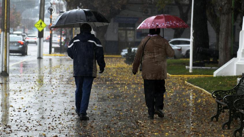 Tren de sistemas frontales trae viento y precipitaciones: Este día empiezan las lluvias en Santiago Tren de sistemas frontales trae viento y precipitaciones: Este día empiezan las lluvias en Santiago