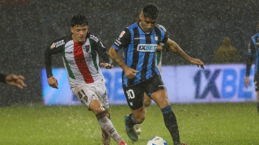 ¿Waterpolo o partido de fútbol?: Duelo entre Huachipato y Palestino se jugó bajo feroz lluvia en Talcahuano ¿Waterpolo o partido de fútbol?: Duelo entre Huachipato y Palestino se jugó bajo feroz lluvia en Talcahuano