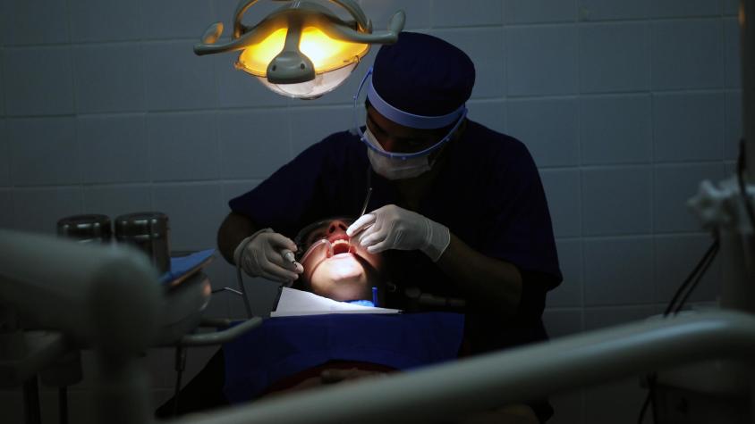 Detienen a falso dentista en República Checa: Atendía viendo tutoriales de TikTok Detienen a falso dentista en República Checa: Atendía viendo tutoriales de TikTok