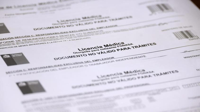 Subió 321% en diez años: Contraloría detecta que sector municipal pagó $388 mil millones por licencias médicas en 2024 