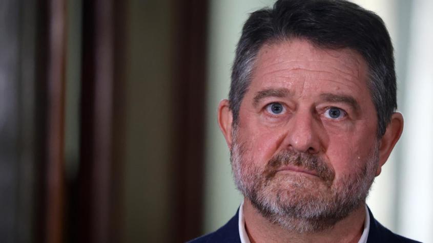 Republicanos solicitarán al Tricel destitución de Orrego por supuesto mal uso de recursos y gobernador acusa "aprovechamiento político" Republicanos solicitarán al Tricel destitución de Orrego por supuesto mal uso de recursos y gobernador acusa "aprovechamiento político"