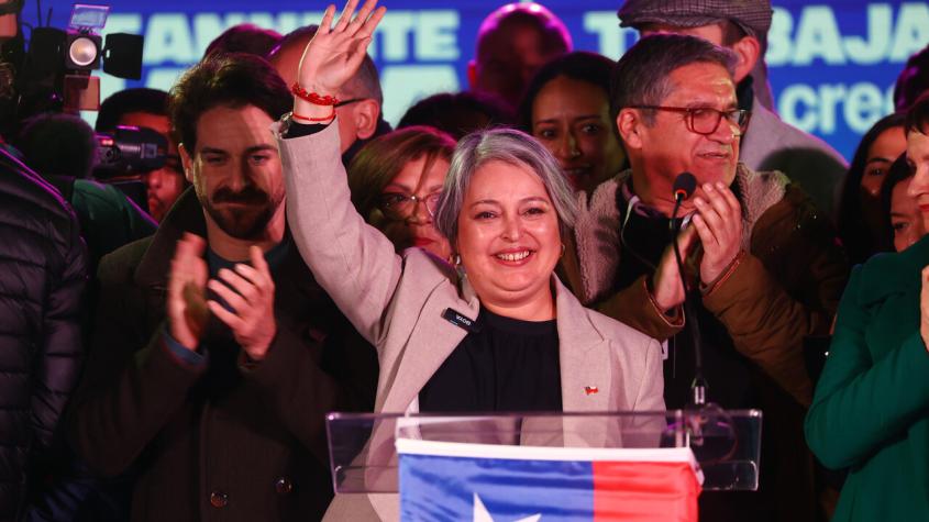 Jeannette Jara tras ganar primaria oficialista: "No vengo a vender promesas vacías ni soluciones facilistas"