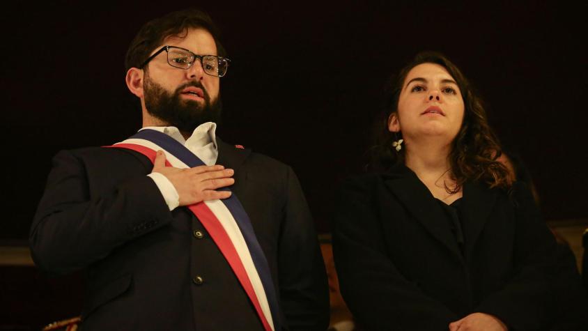 Paula Carrasco estará presente en la Cuenta Pública en medio de dudas sobre la fecha del nacimiento de su hija Paula Carrasco estará presente en la Cuenta Pública en medio de dudas sobre la fecha del nacimiento de su hija