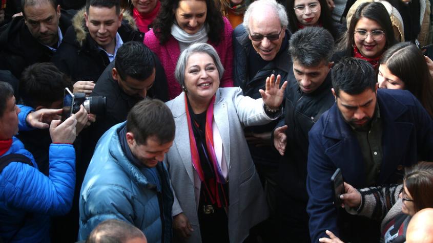 Así fue el intenso día en que Jeannette Jara ganó la primaria oficialista Así fue el intenso día en que Jeannette Jara ganó la primaria oficialista