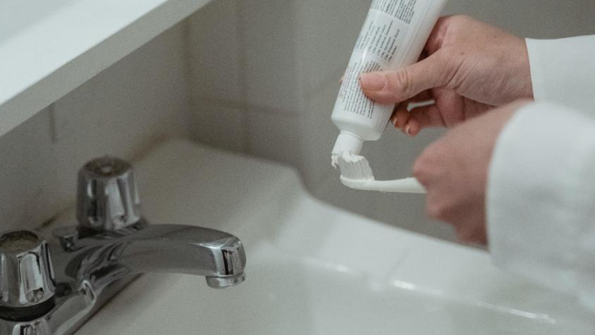 ISP advierte por uso de pastas dentales con fluoruro de estaño: estos son los 19 productos en la mira ISP advierte por uso de pastas dentales con fluoruro de estaño: estos son los 19 productos en la mira