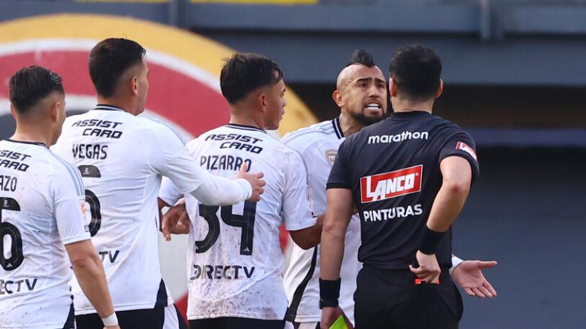 Vidal disparó contra el arbitraje tras expulsión ante Audax: 