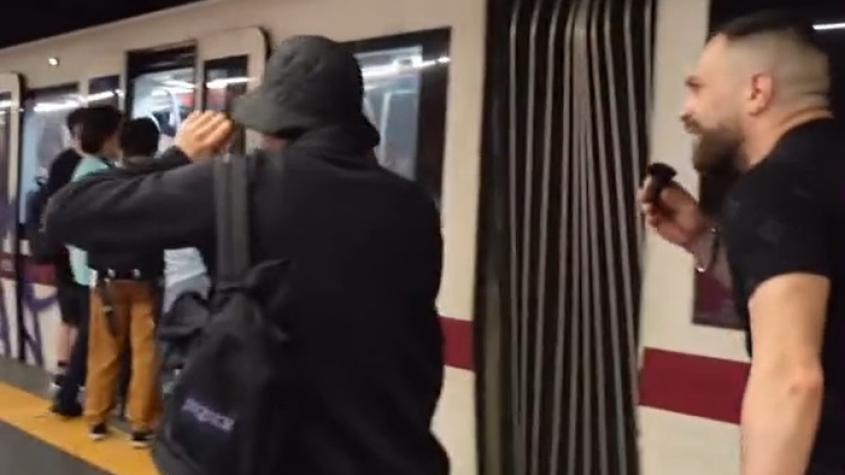 Exboxeador y youtuber se dedica a capturar lanzas en Metro de Roma: lleva al menos 15 chilenos en menos de un año Exboxeador y youtuber se dedica a capturar lanzas en Metro de Roma: lleva al menos 15 chilenos en menos de un año