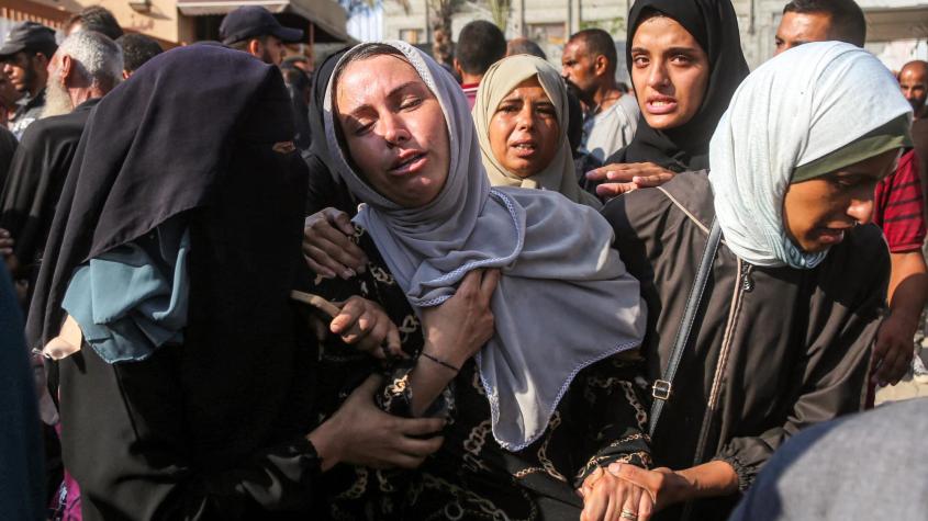 Gaza: Más de 90 muertos dejan disparos israelíes contra palestinos que esperaban ayuda y comida