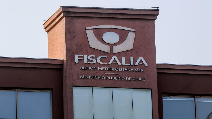 Decretan prisión preventiva para funcionario de la Fiscalía Sur: Fue formalizado por sustraer especies de investigaciones Decretan prisión preventiva para funcionario de la Fiscalía Sur: Fue formalizado por sustraer especies de investigaciones