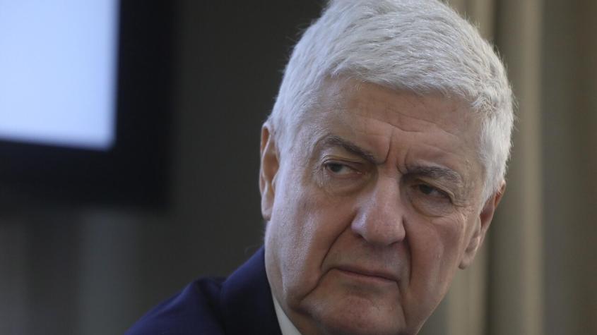 Tras polémica por contribuciones impagas: Gobierno solicita renuncia al director del SII, Javier Etcheberry Tras polémica por contribuciones impagas: Gobierno solicita renuncia al director del SII, Javier Etcheberry
