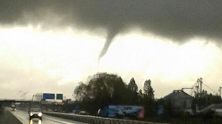 "Si tocan tierra pasan a ser tornados": ¿De qué se trata el fenómeno de "nubes tornádicas" que avisó Meteorología? "Si tocan tierra pasan a ser tornados": ¿De qué se trata el fenómeno de "nubes tornádicas" que avisó Meteorología?